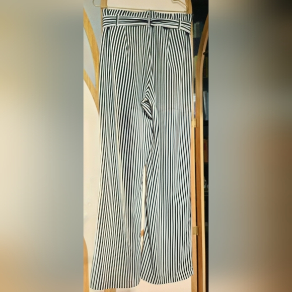 Dynamite High Waisted Wide-Leg Black & White Striped Pants Size Large - Picture 3 of 12